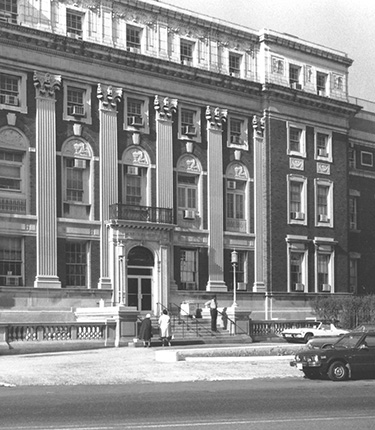 Black and white historic image of the front of Montefiore Hospital.